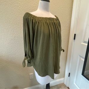 Abercrombie & Fitch Off-Shoulder Top